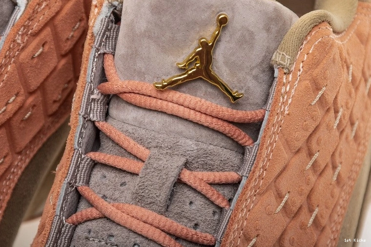 Low Retro 13 Stone Sepia  Jordan Clot AT3102-200 0101